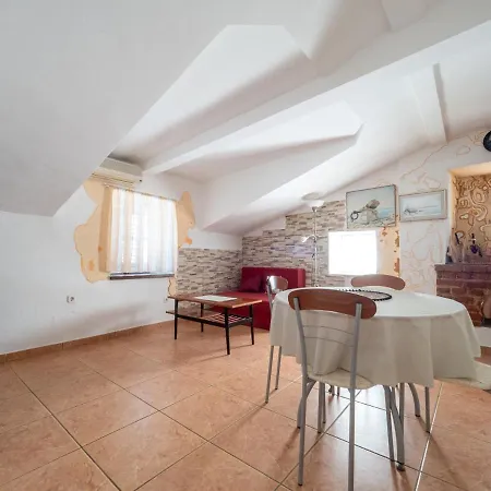 Nazorova Apartment Baška